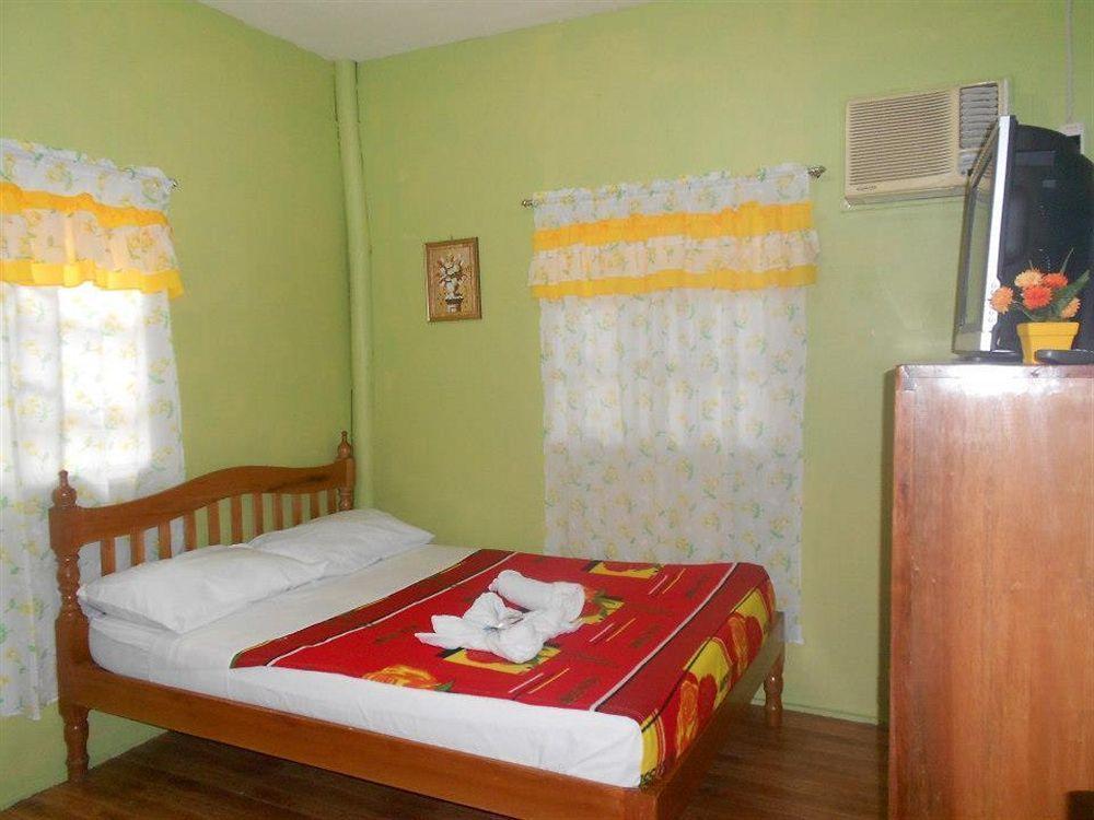 Tia Mers Guest House Puerto Princesa Extérieur photo