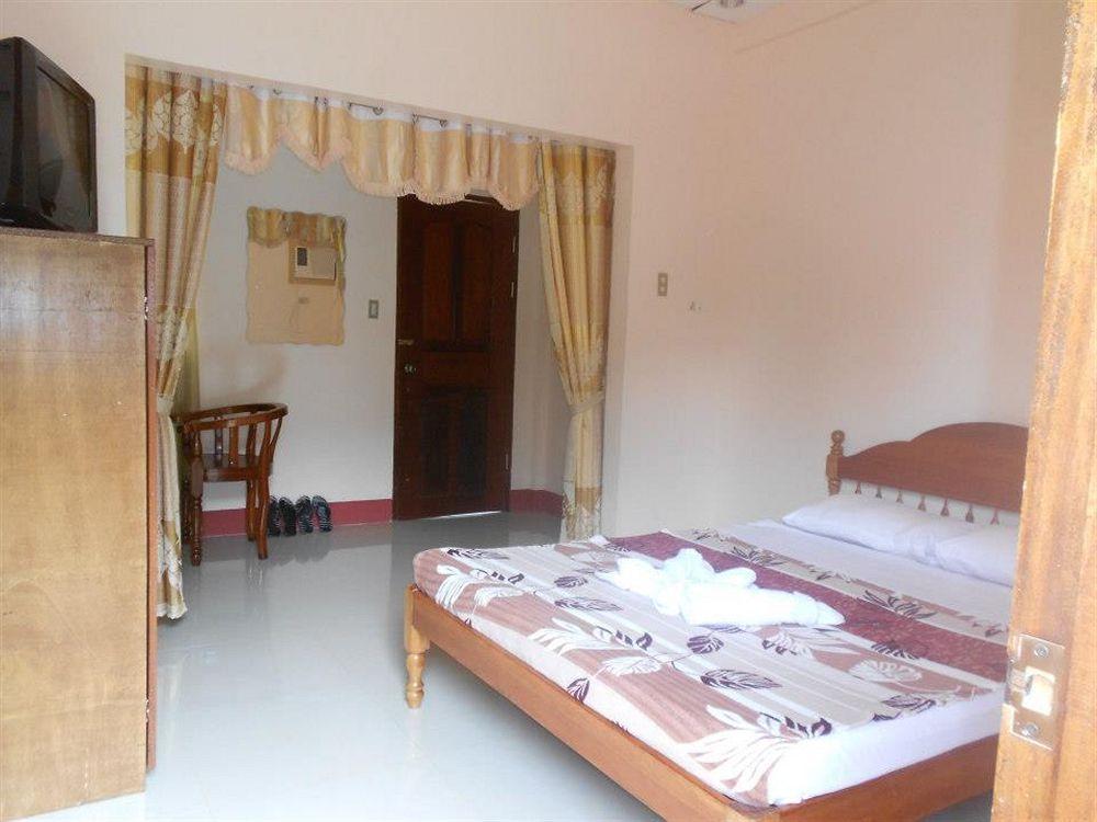 Tia Mers Guest House Puerto Princesa Extérieur photo