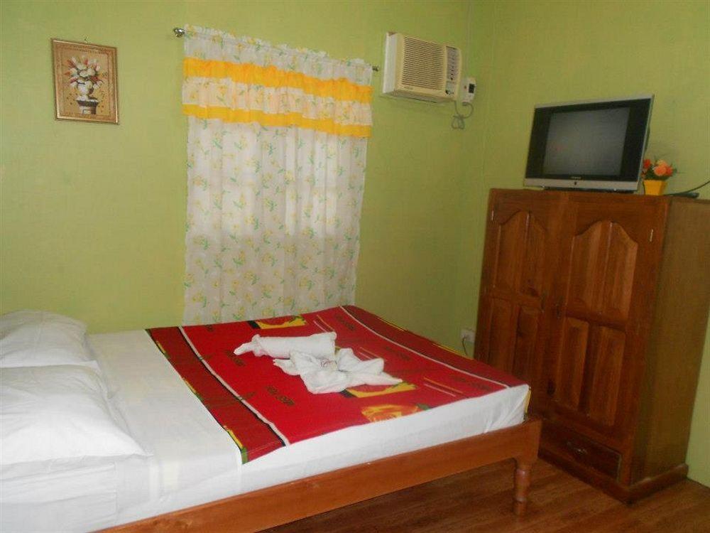 Tia Mers Guest House Puerto Princesa Extérieur photo