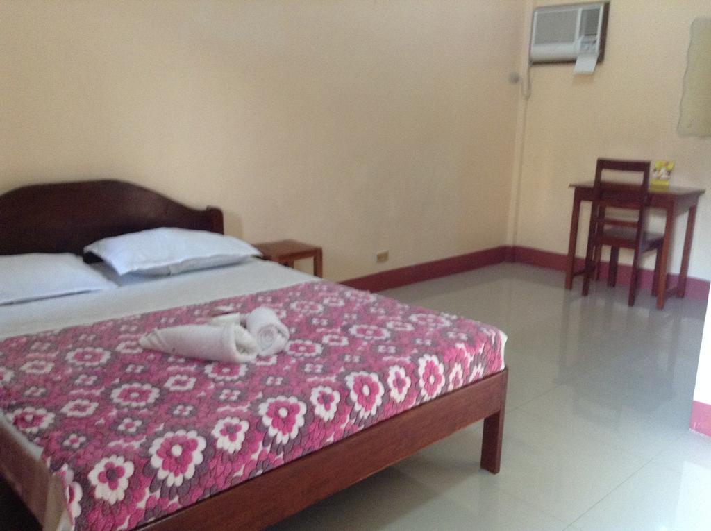 Tia Mers Guest House Puerto Princesa Extérieur photo