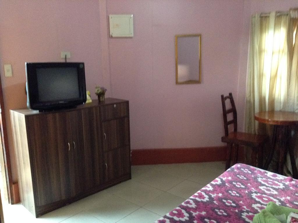 Tia Mers Guest House Puerto Princesa Extérieur photo