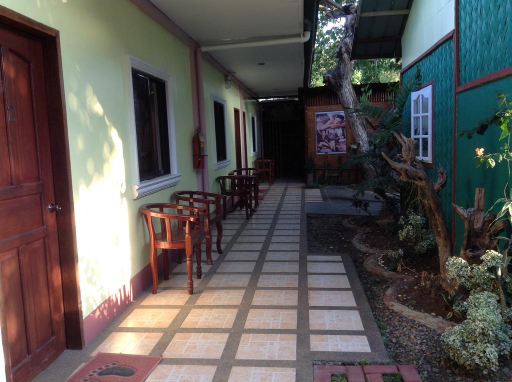 Tia Mers Guest House Puerto Princesa Extérieur photo