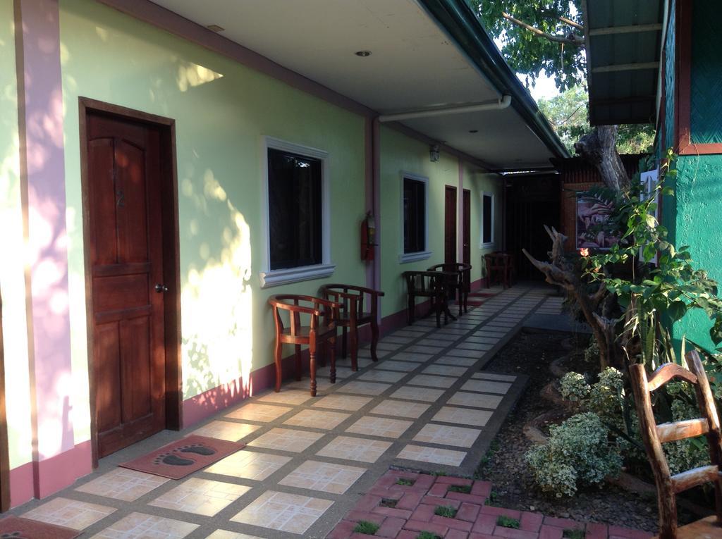 Tia Mers Guest House Puerto Princesa Extérieur photo