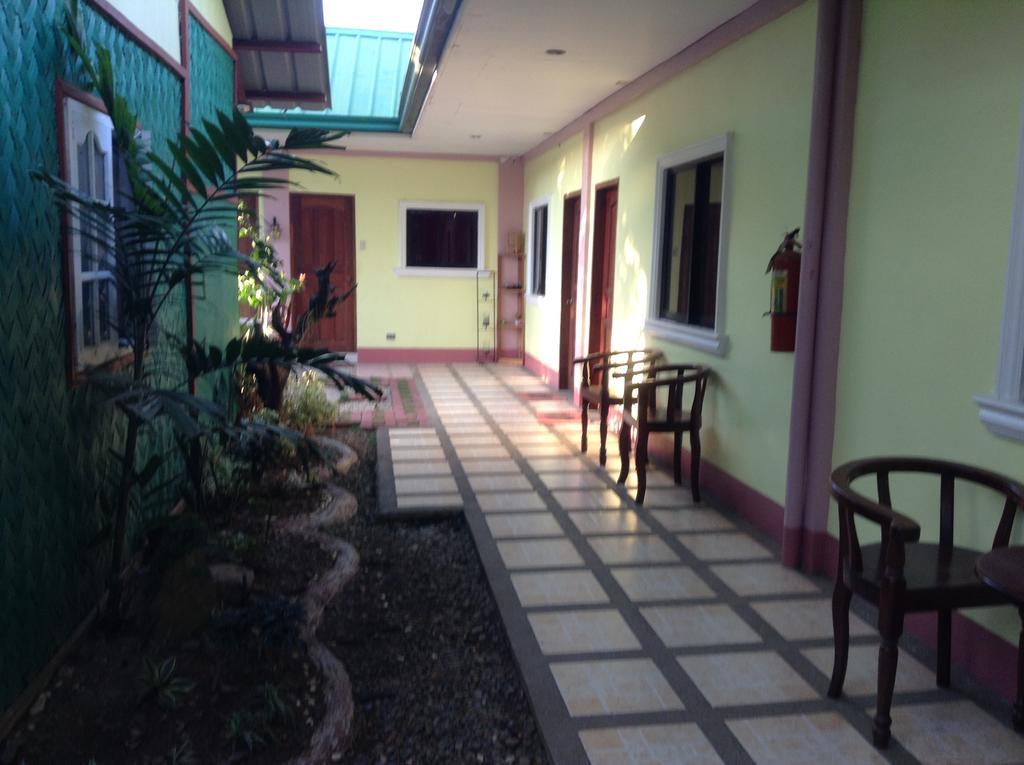 Tia Mers Guest House Puerto Princesa Extérieur photo
