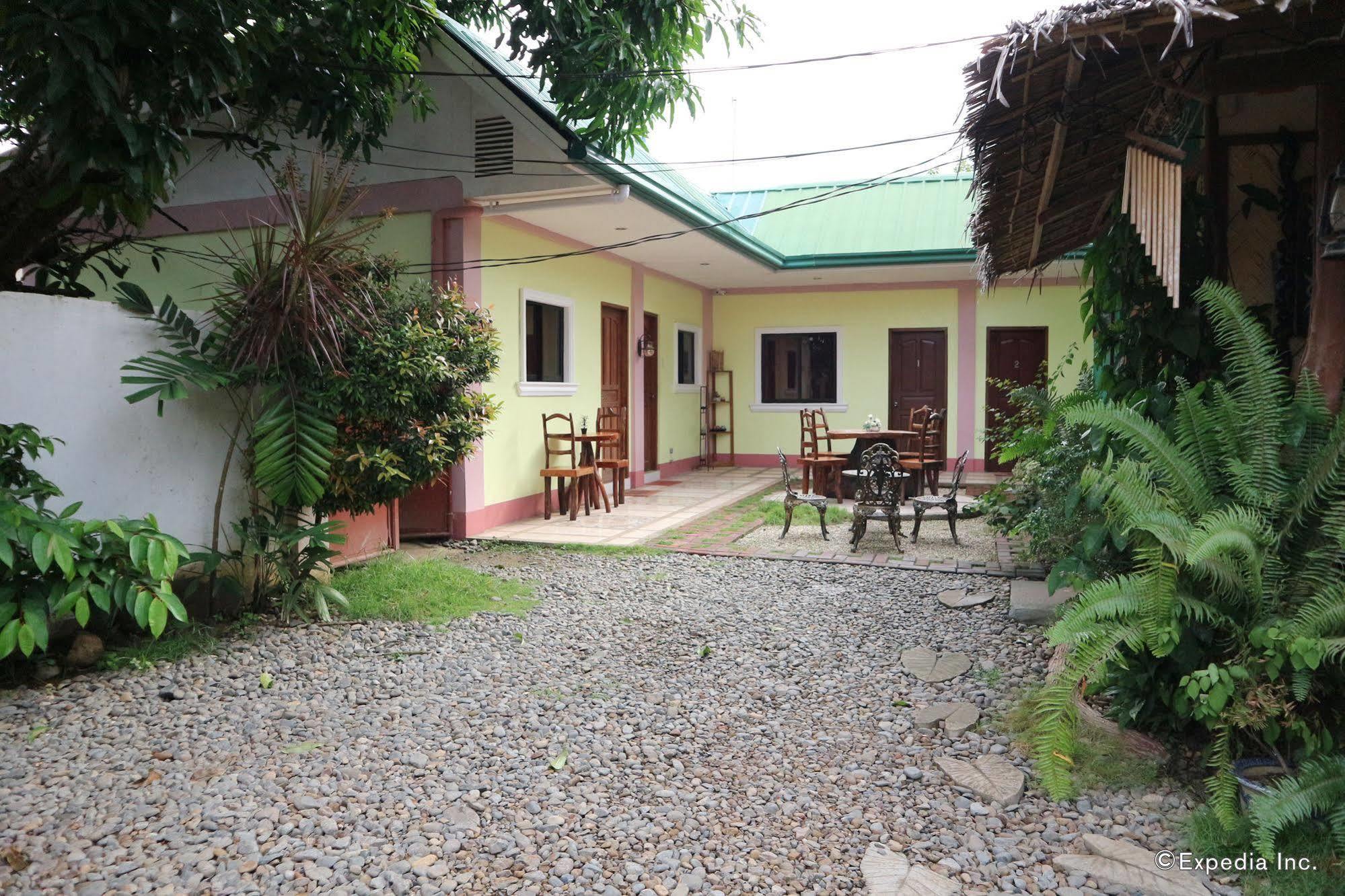 Tia Mers Guest House Puerto Princesa Extérieur photo