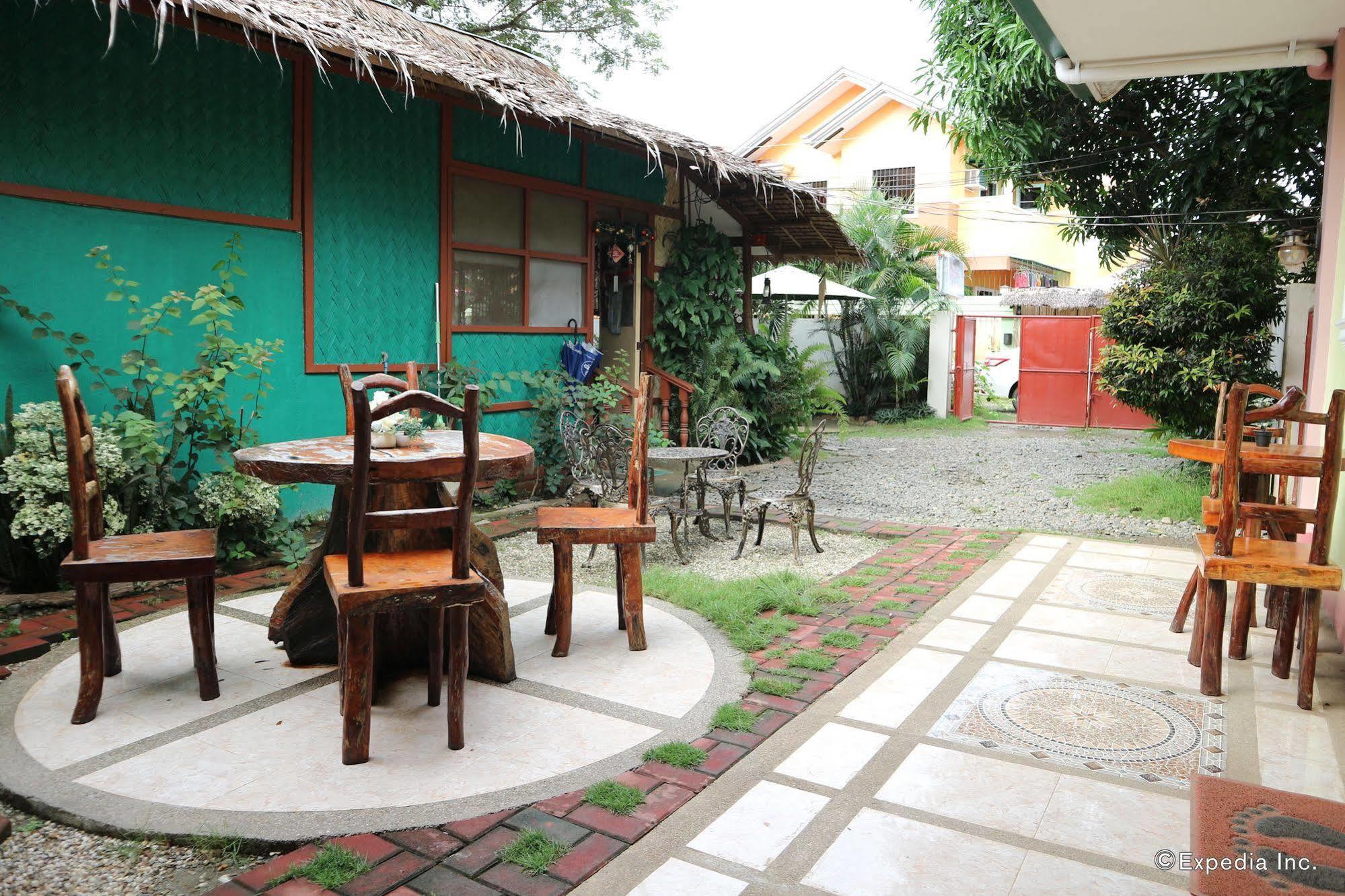 Tia Mers Guest House Puerto Princesa Extérieur photo