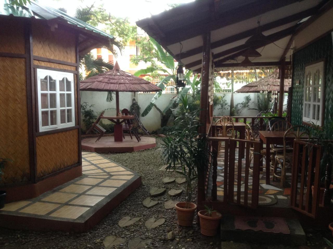 Tia Mers Guest House Puerto Princesa Extérieur photo